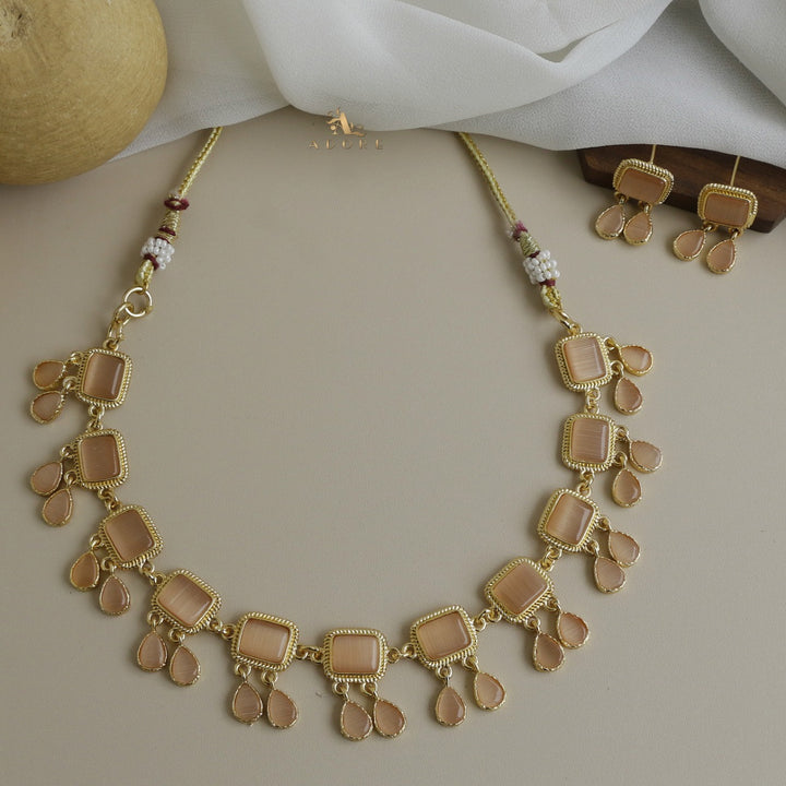 Firouz Glossy Short Neckpiece With Earring