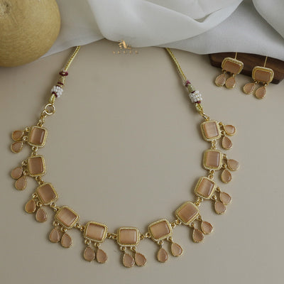 Firouz Glossy Short Neckpiece With Earring