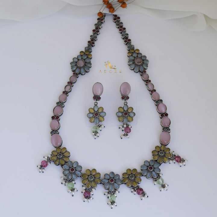 Zayana Flower Neckpiece With Earring