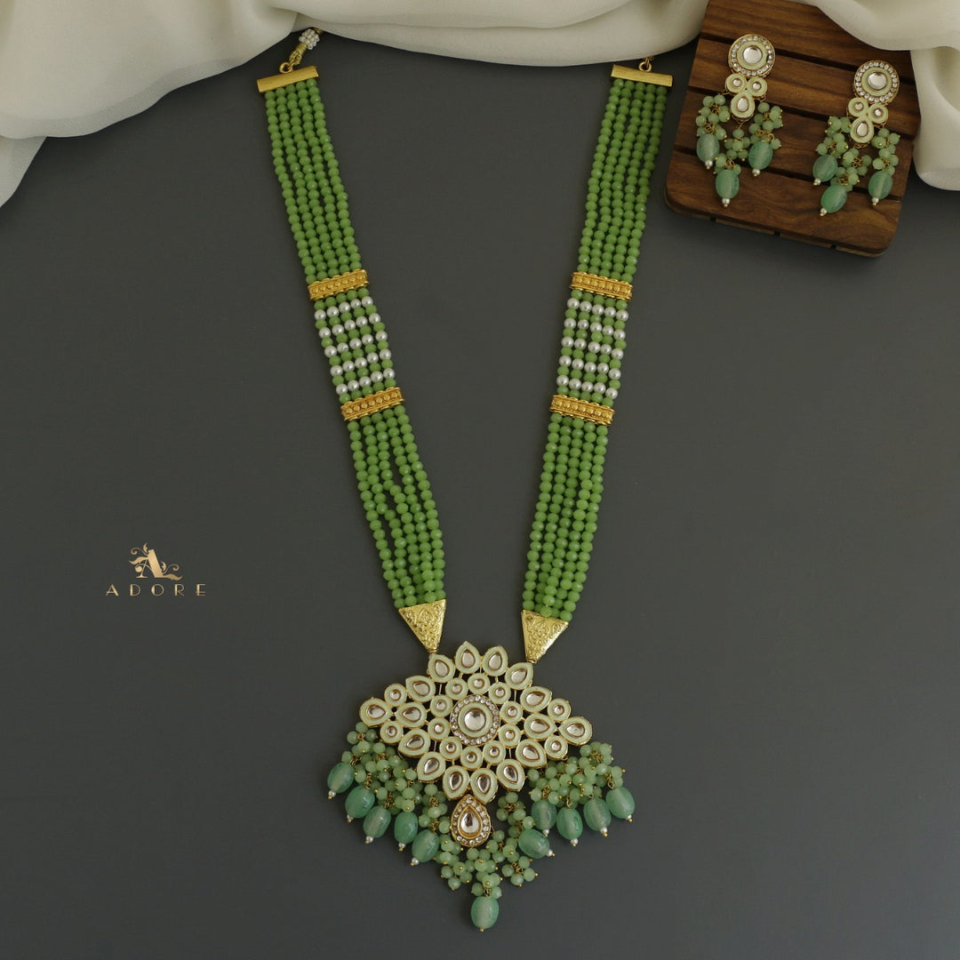 Parinaaz Kundan Neckpiece With Earring