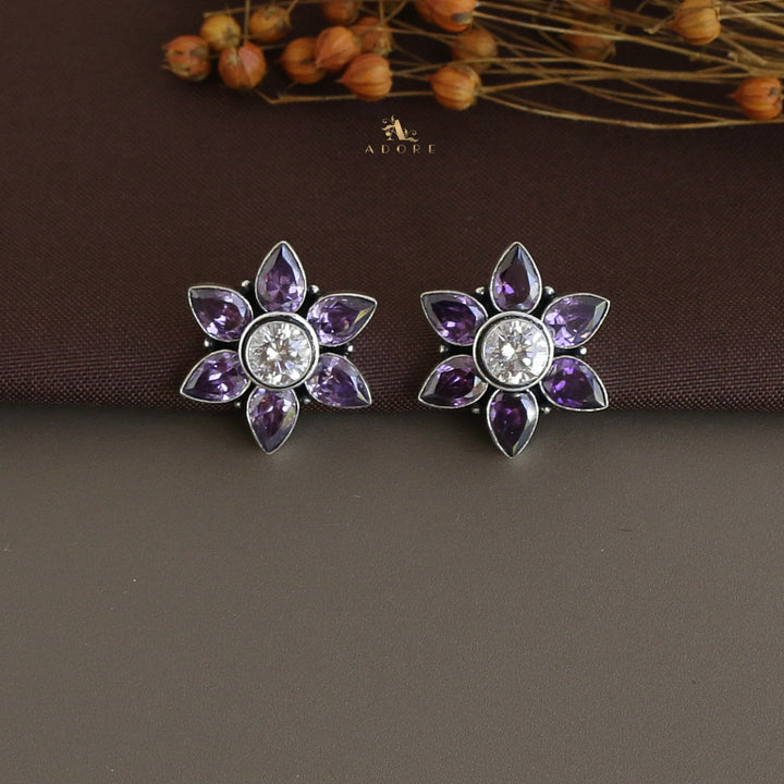 Aarsh Glossy Silver Flower Earring