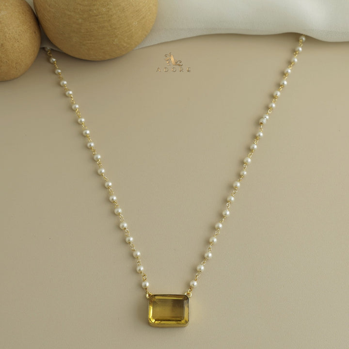 Nasmiya Rectangle Neckpiece