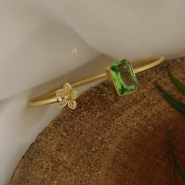 Narvia Flower And Rectangle Glossy Bangle