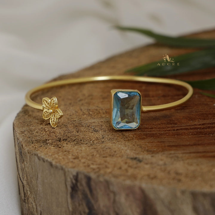 Narvia Flower And Rectangle Glossy Bangle