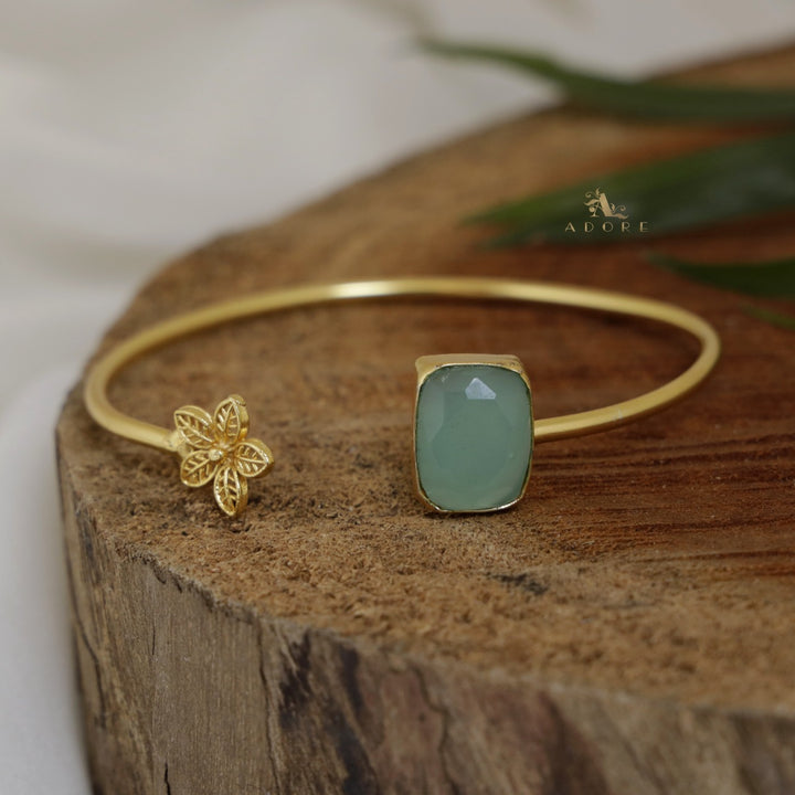 Narvia Flower And Rectangle Glossy Bangle