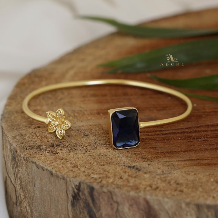 Narvia Flower And Rectangle Glossy Bangle