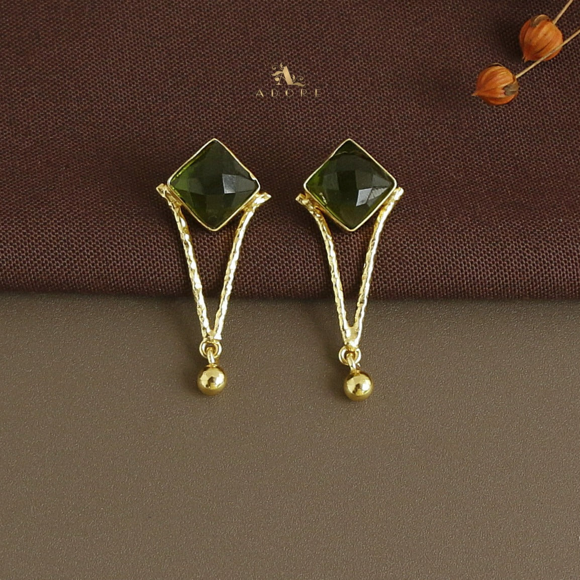 Tezia Glossy Diamond Earring