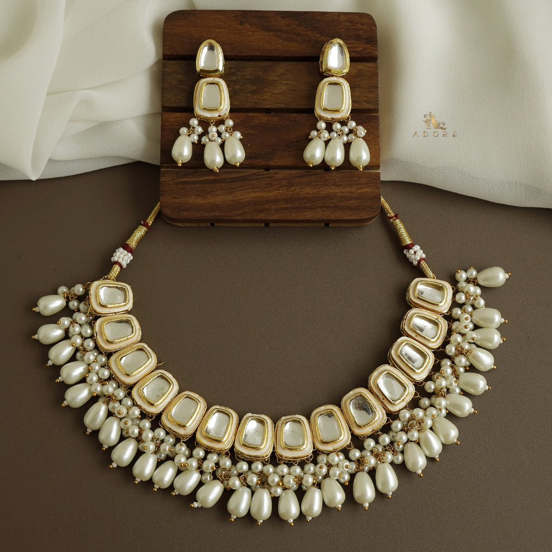Shivaprabha Kundan Neckpiece With Earring