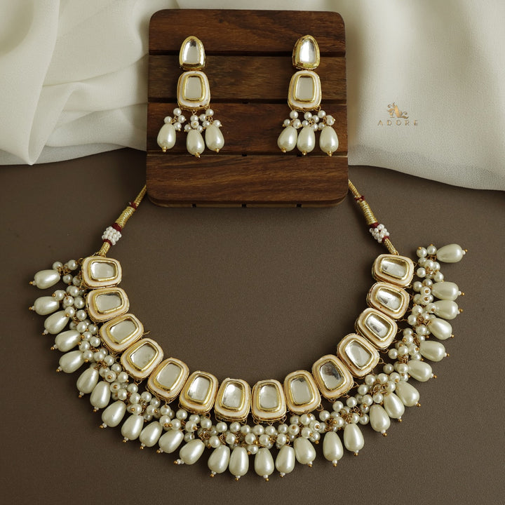 Shivaprabha Kundan Neckpiece With Earring