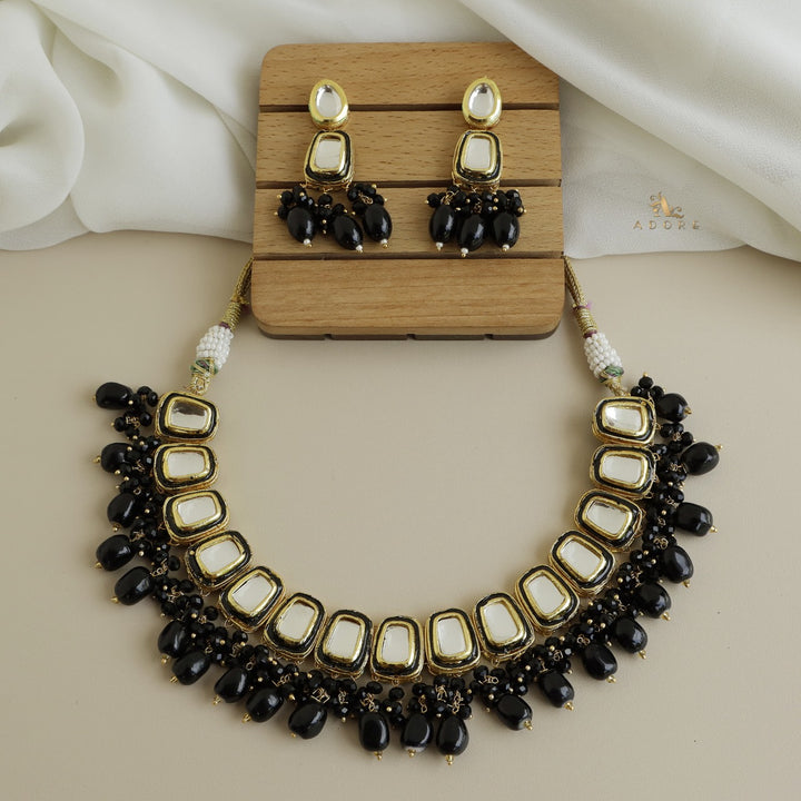 Shivaprabha Kundan Neckpiece With Earring