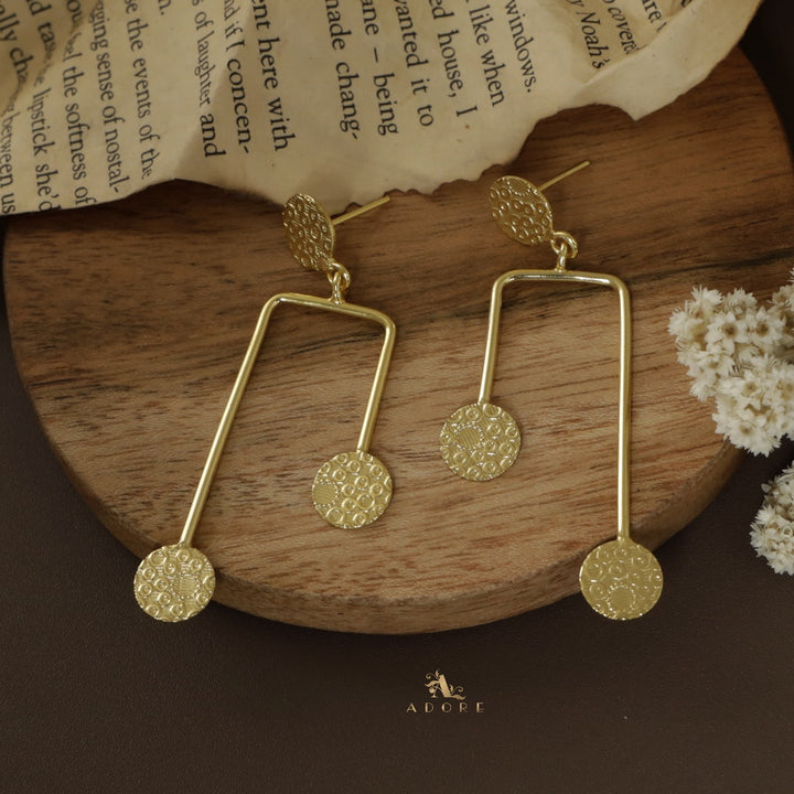 Ollie Golden Drop Line Earring