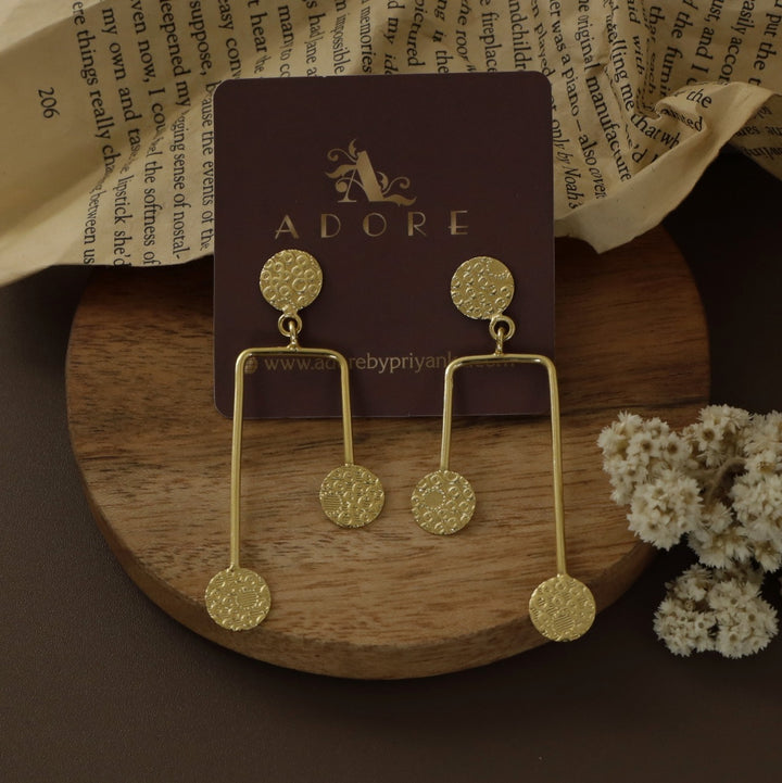 Ollie Golden Drop Line Earring