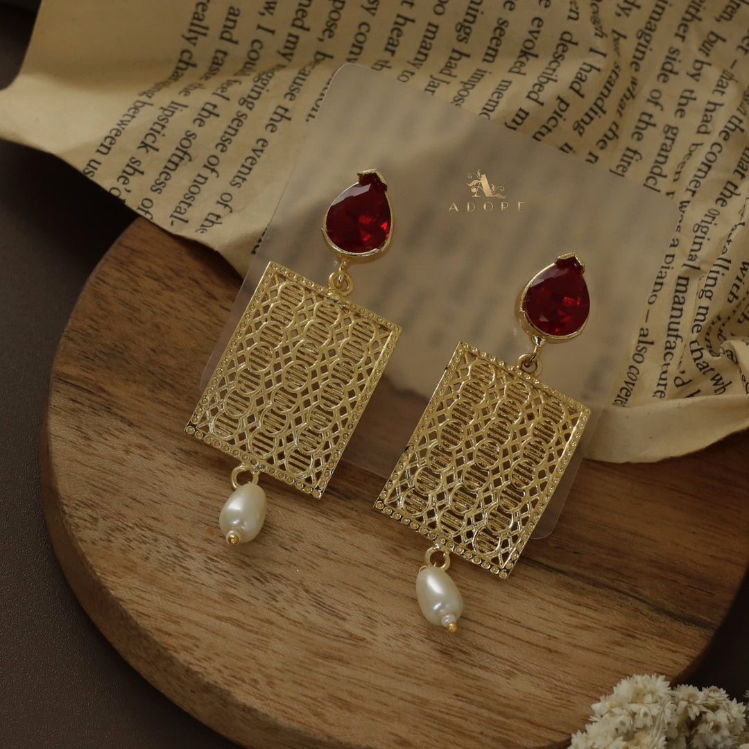 Kervia Glossy Golden Rectangle Earring