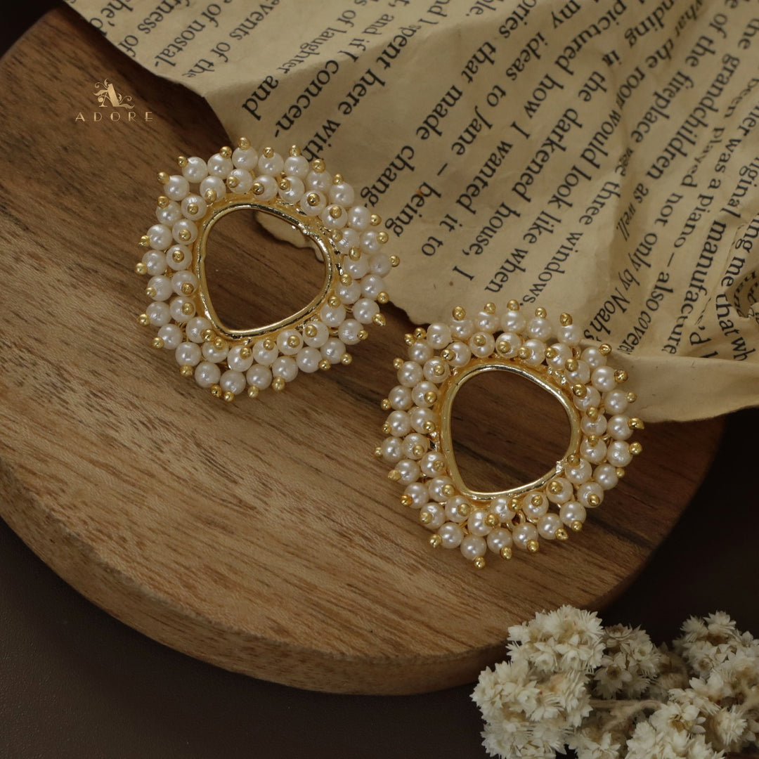 Norvia Cluster Pearl Earring