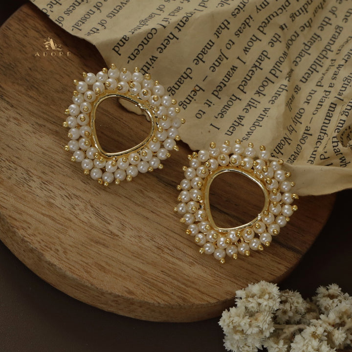 Norvia Cluster Pearl Earring