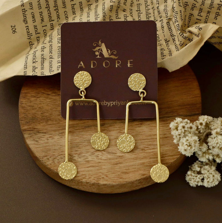 Ollie Golden Drop Line Earring