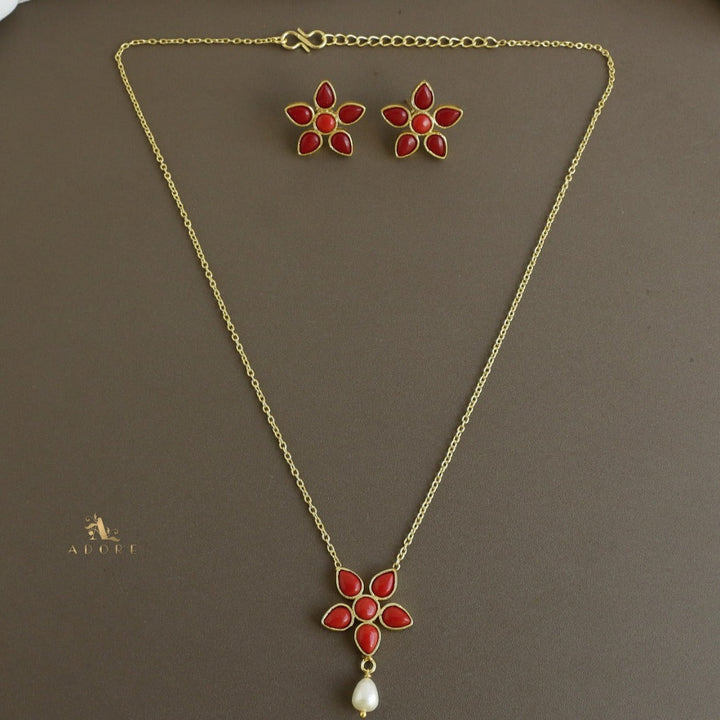 Floral Neckpiece With Stud