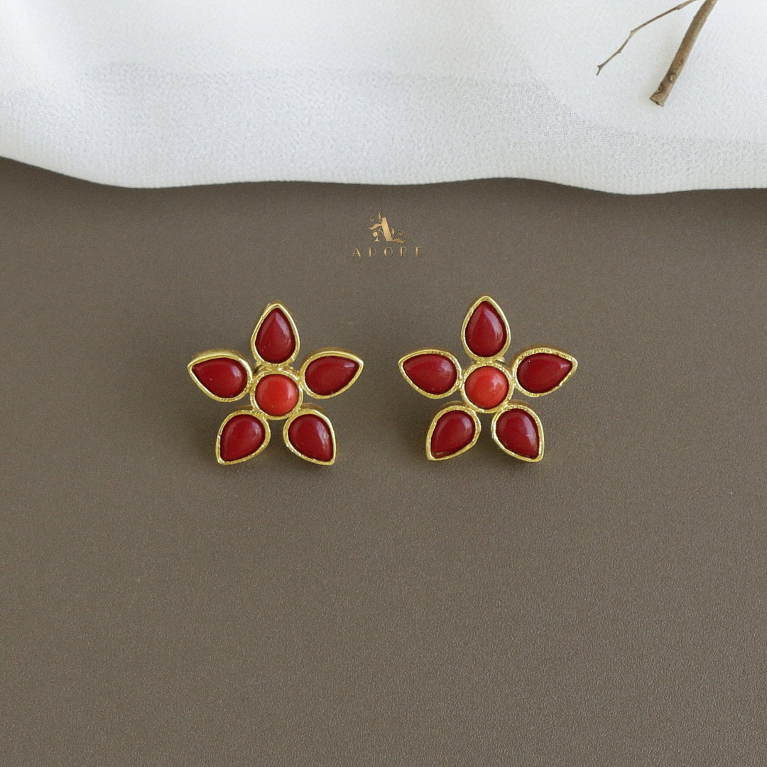Floral Neckpiece With Stud