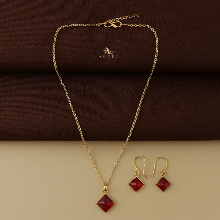 Alyvia Diamond Glossy Neckpiece With Drop