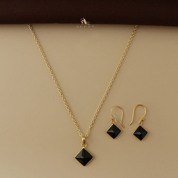 Alyvia Diamond Glossy Neckpiece With Drop