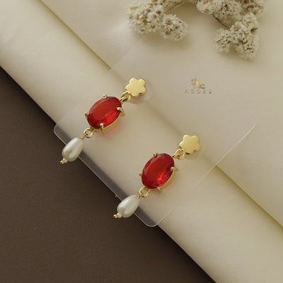 Overia Glossy Pearl Earring