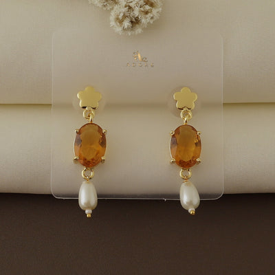 Overia Glossy Pearl Earring