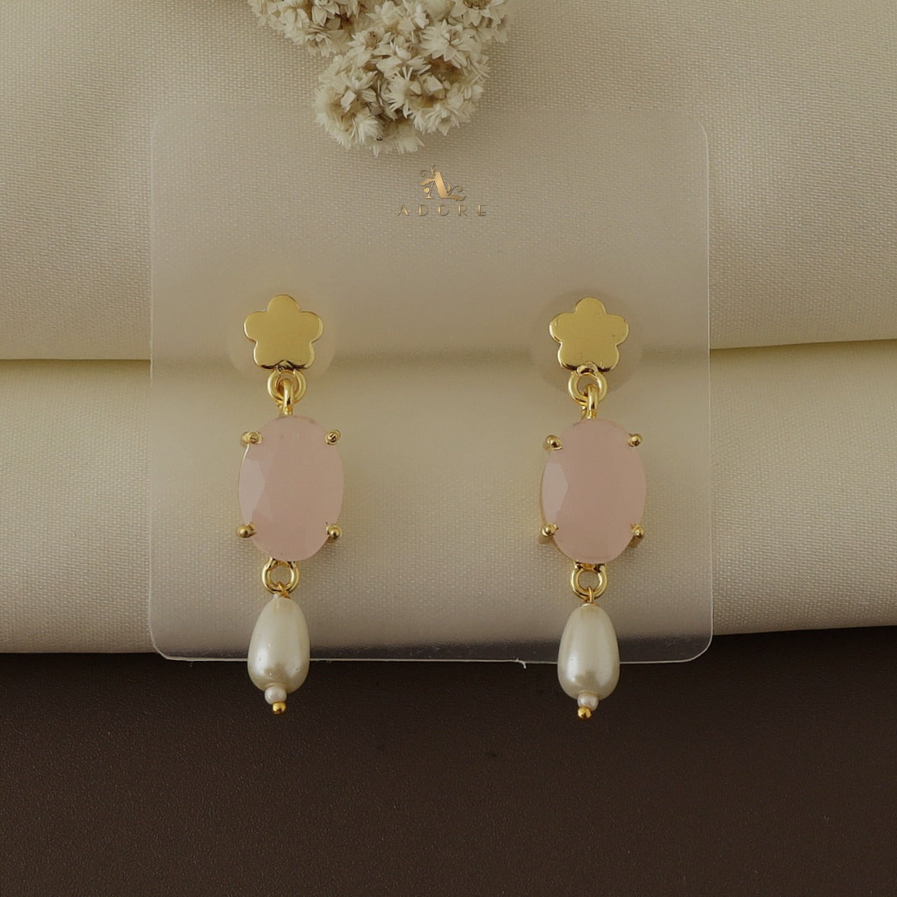 Overia Glossy Pearl Earring
