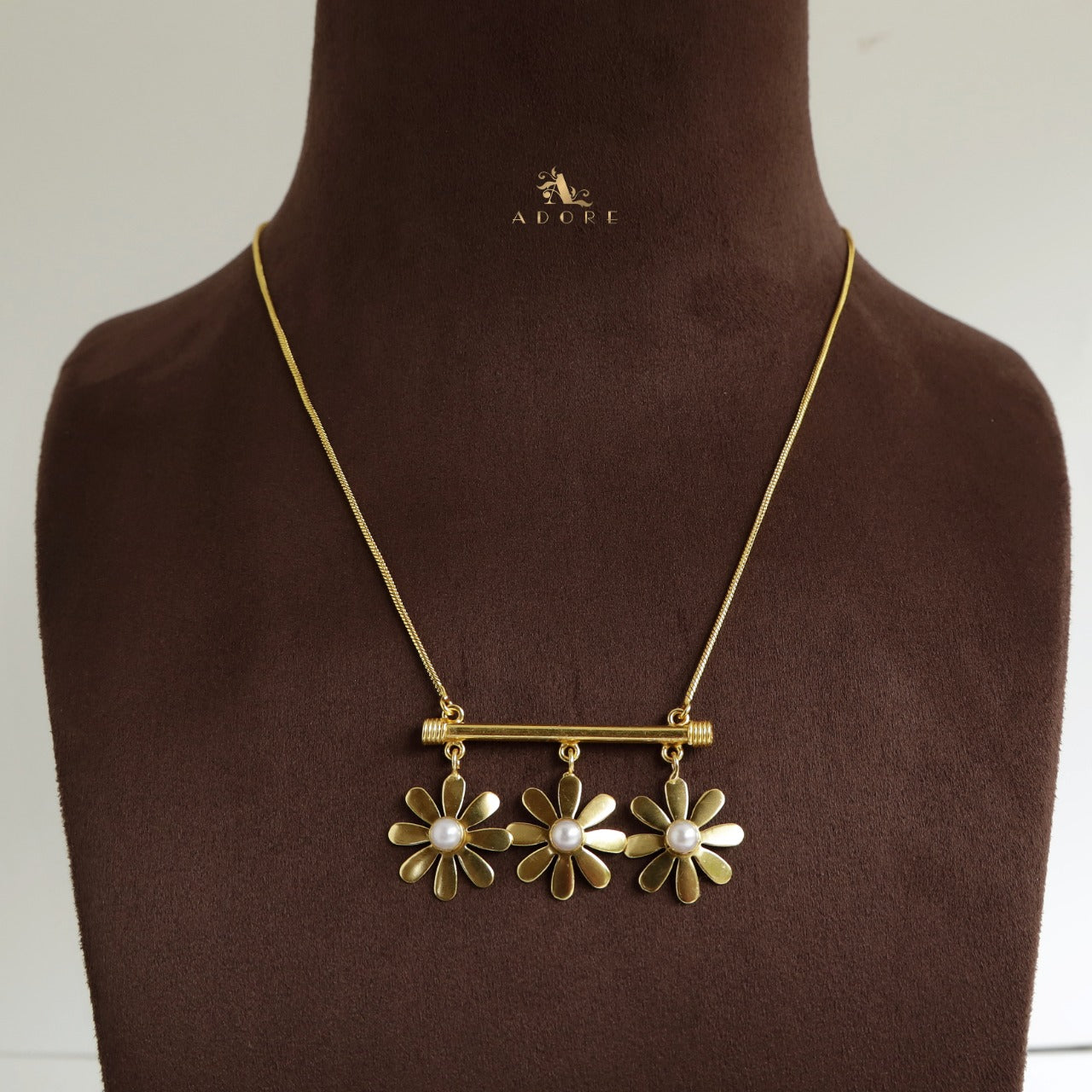 Midhila Flower Stick Pearl Neckpiece