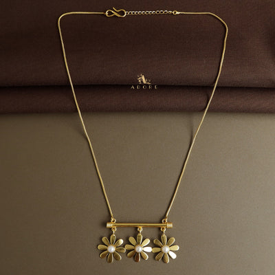 Midhila Flower Stick Pearl Neckpiece