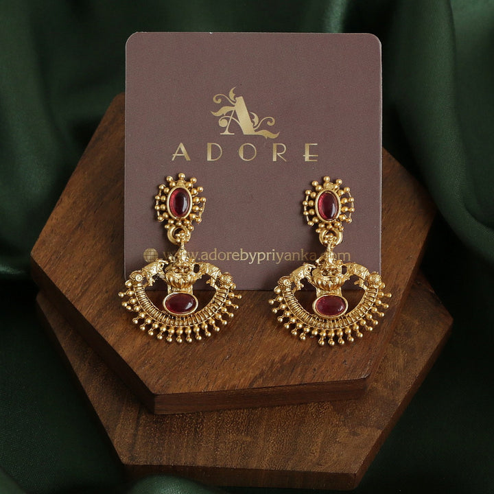 Gajavanthi Neckpiece With Earring