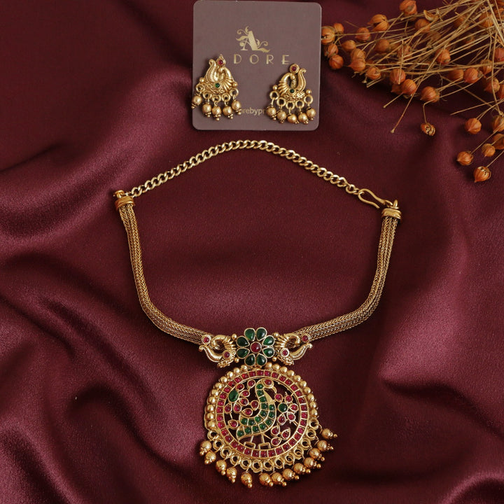 Trishira Choker With Earring