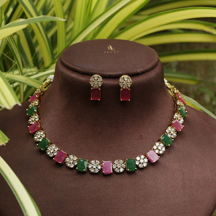 Rishabha Neckpiece With Earring