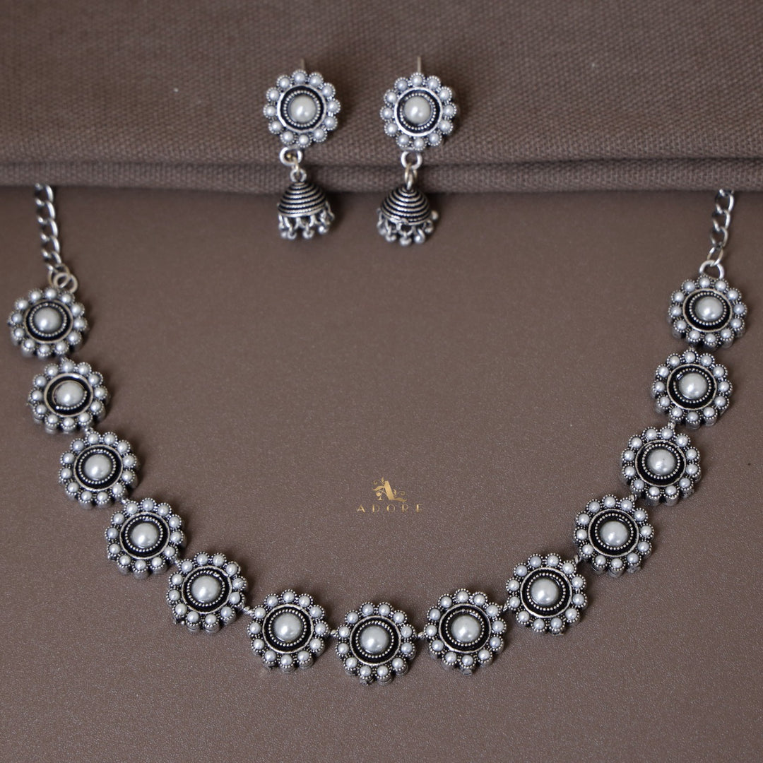 Hemanta Flower Neckpiece With Earring