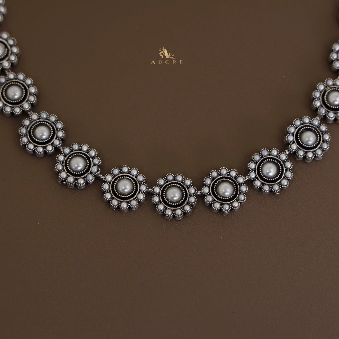 Hemanta Flower Neckpiece With Earring