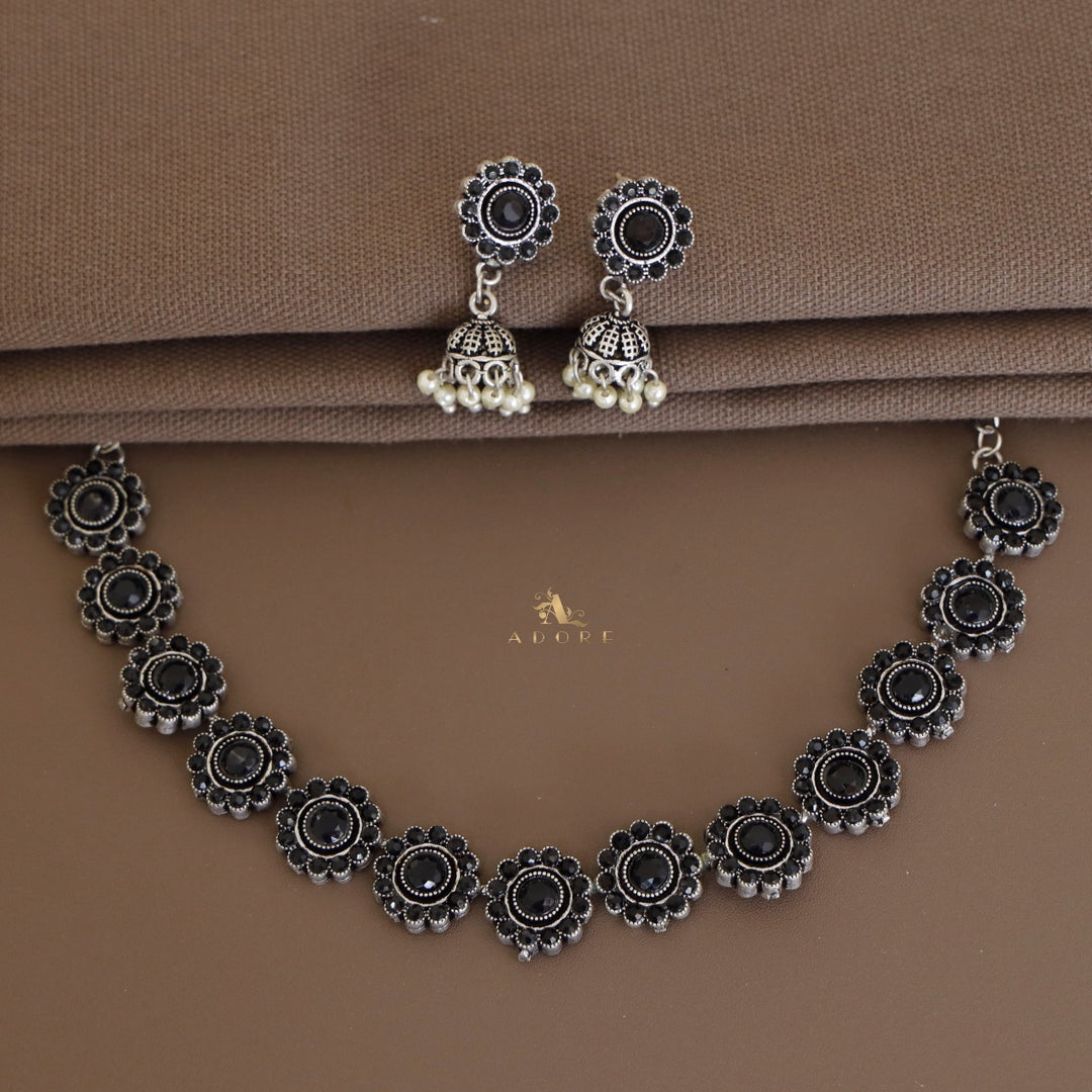 Hemanta Flower Neckpiece With Earring