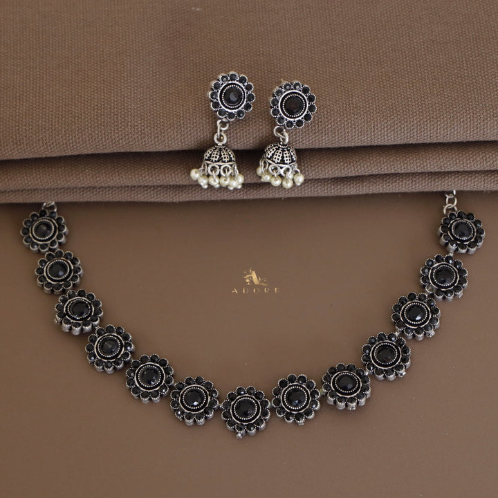 Hemanta Flower Neckpiece With Earring