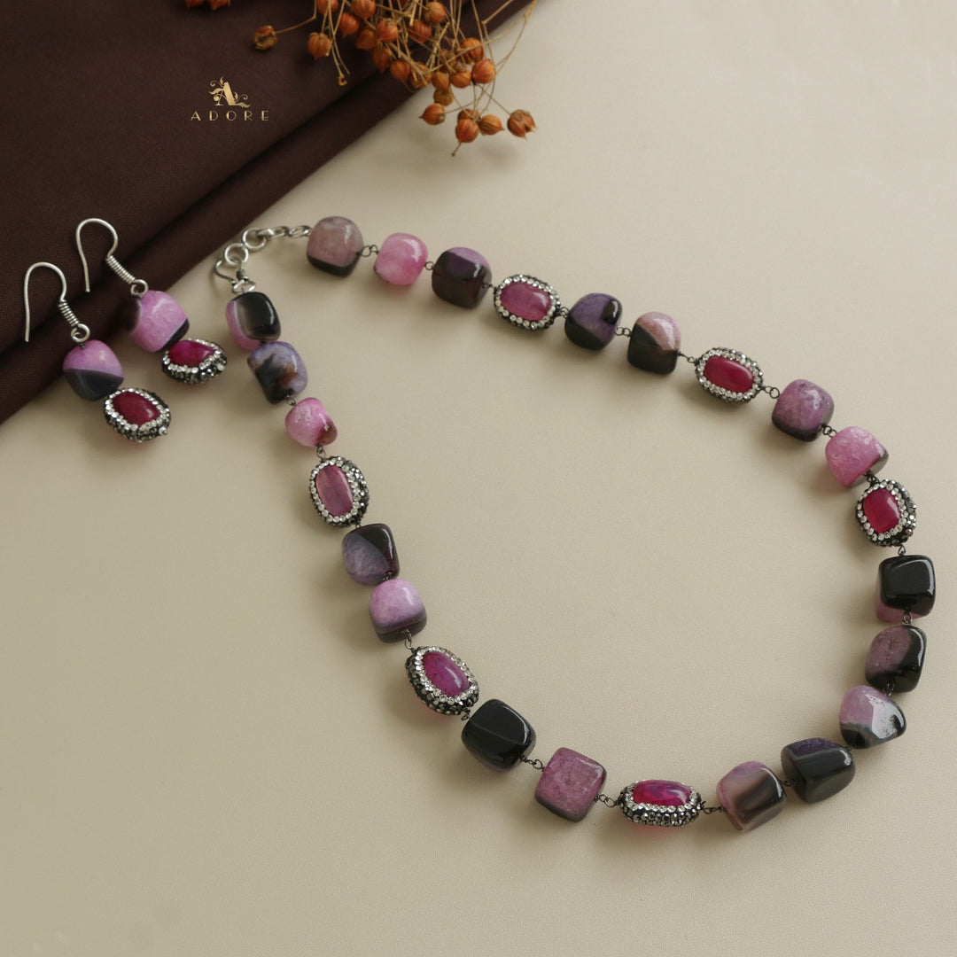Inez Neckpiece With Drop