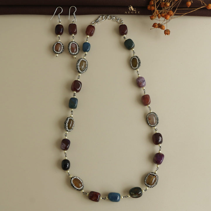 Inez Neckpiece With Drop