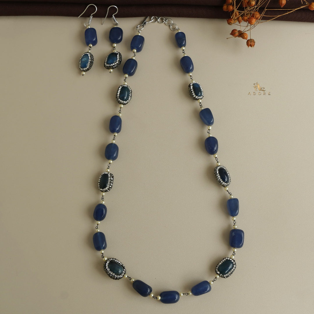 Inez Neckpiece With Drop