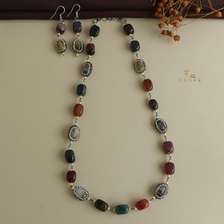 Inez Neckpiece With Drop