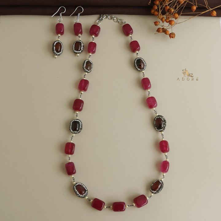 Inez Neckpiece With Drop