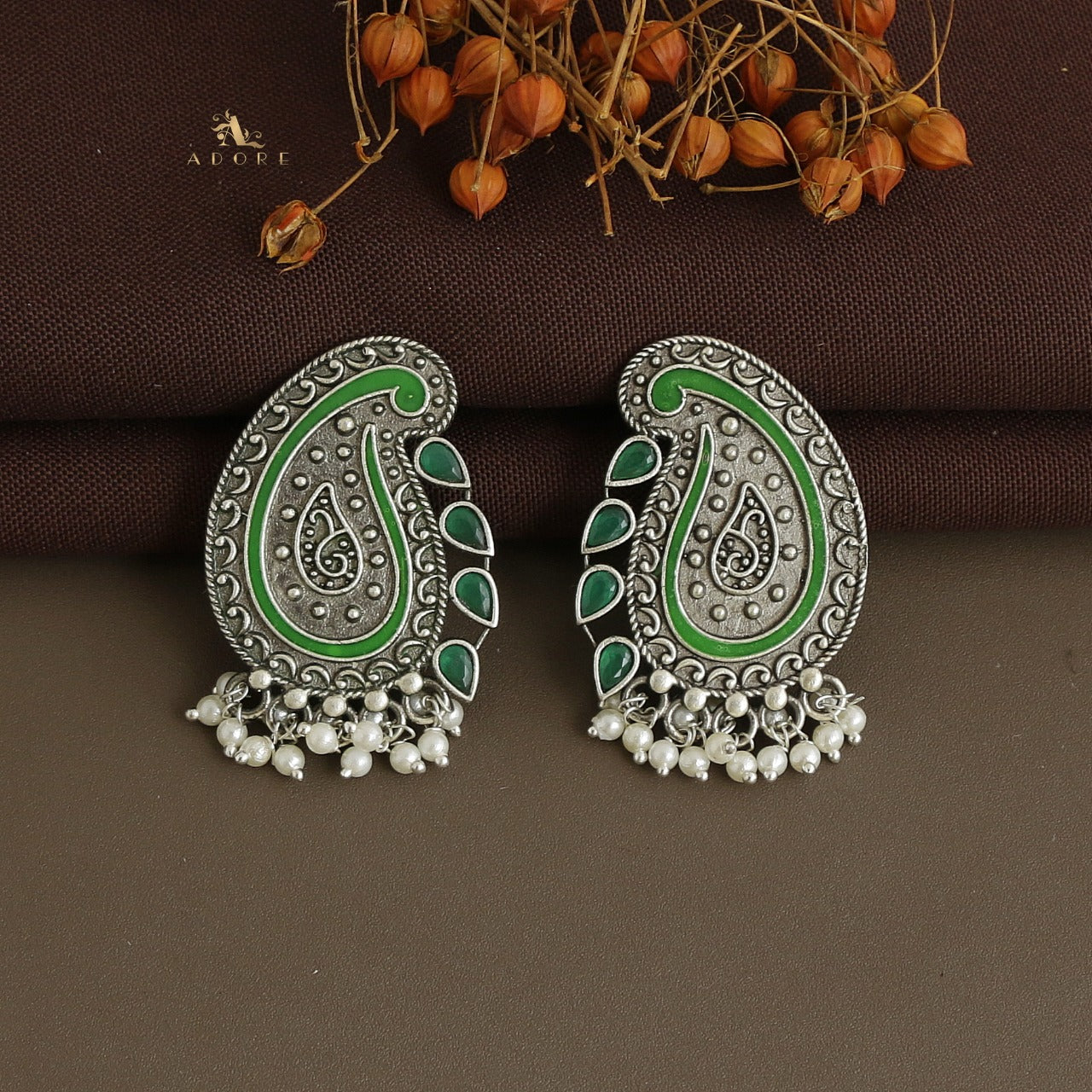 Vidhupa Pearl Earring
