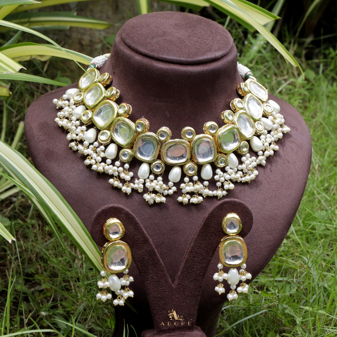 Aahyaana Kundan Choker With Earring