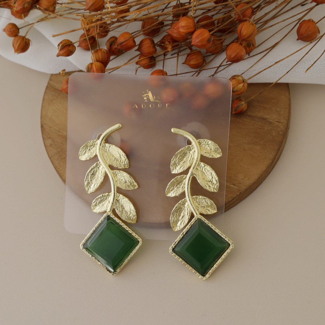 Neelva Golden Leafy Diamond Glossy Earring
