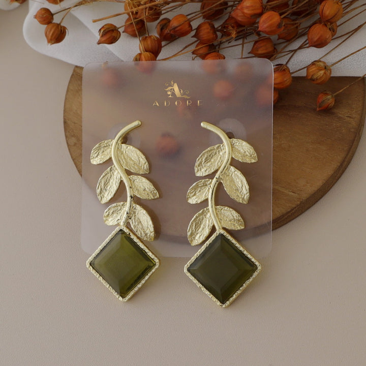 Neelva Golden Leafy Diamond Glossy Earring