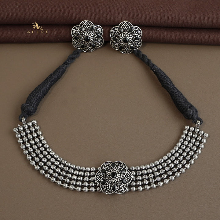 Vance Choker With Earring
