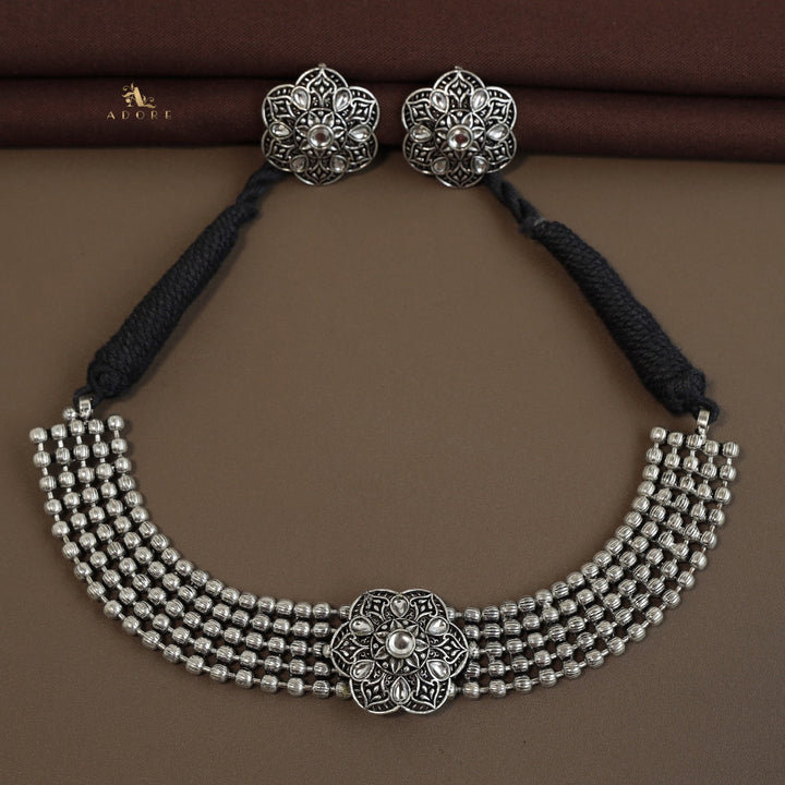 Vance Choker With Earring