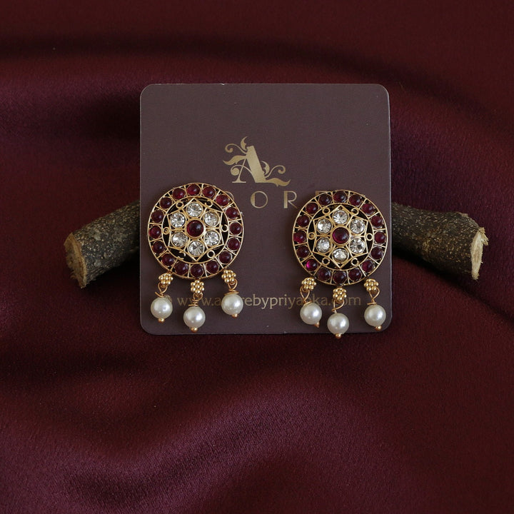 Dhakshina Neckpiece With Earring