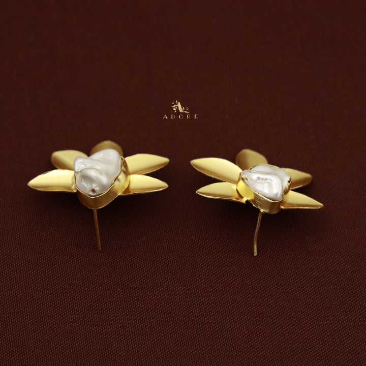 Golden 5 Leaf Baroque Earring
