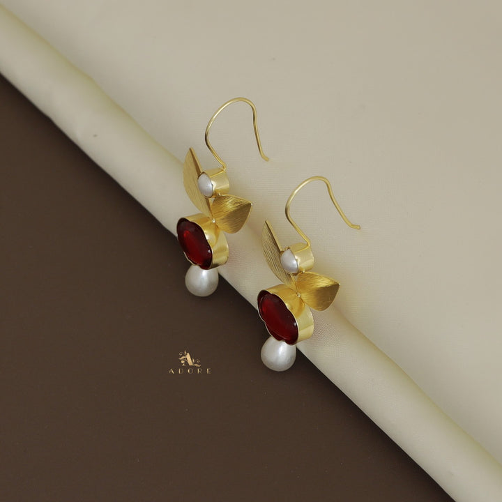 Glossy Livandria Folded Leaf Pearl Drop